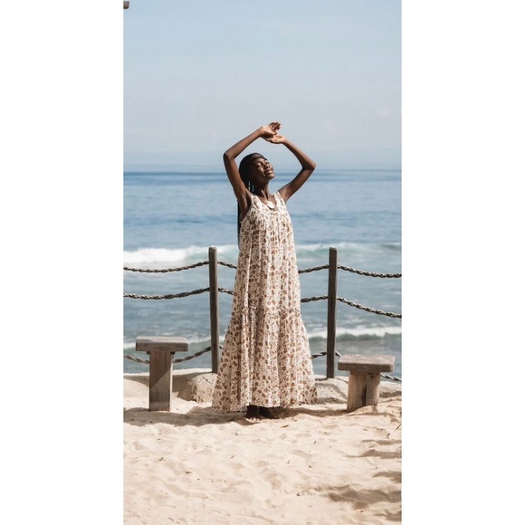 Daughters of India Lopa Maxi Dress Cream & Gold Floral Size Medium - Picture 3 of 9